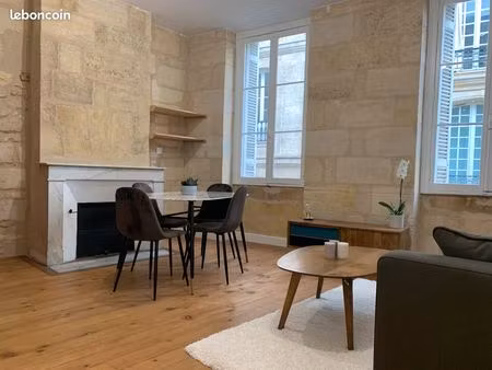 loue magnifique t2 meublé rénové  39m² - hyper centre bordeaux