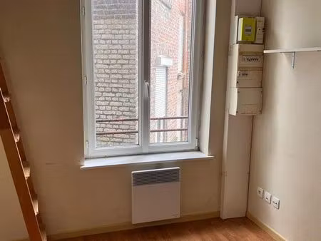 studette avec balcon secteur jb lebas