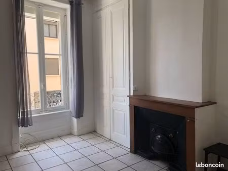 t1 bis 26m2 hyper centre grande rue d'oullins