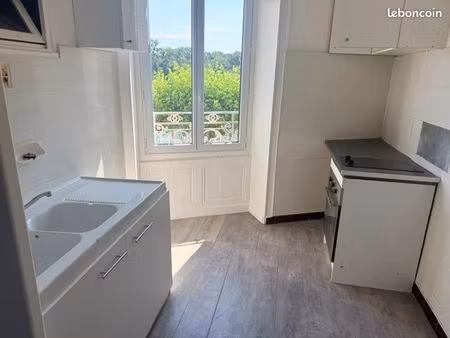 saintes : location appartement t1bis