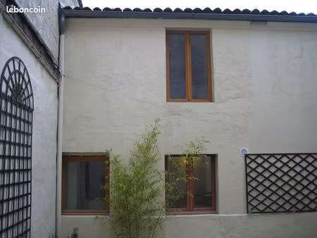 petit maison centre ville saintes