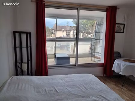 charmant studio meublé ouistreham immeuble front de mer   20 mn de caen pour bail étudiant