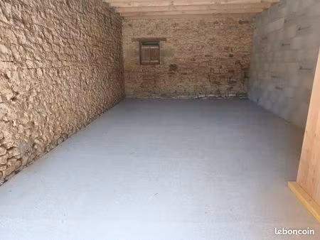 box de stockage garage fermé proche poitiers