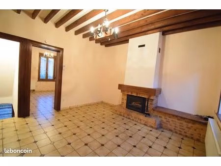 maison sur trois niveau de 61.78 m² avec jardin et puit