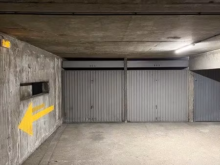 garage individuel fermé 12m2 à louer bergson - crédit agricole