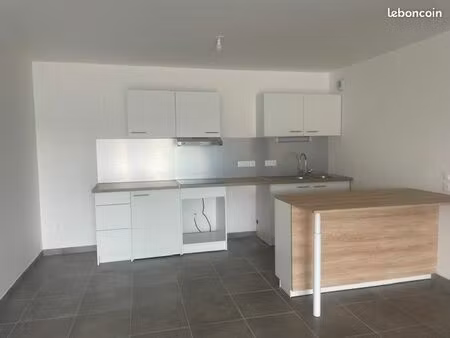 location appartement 3 pièces neuf 77 m2 vaux le pénil centre