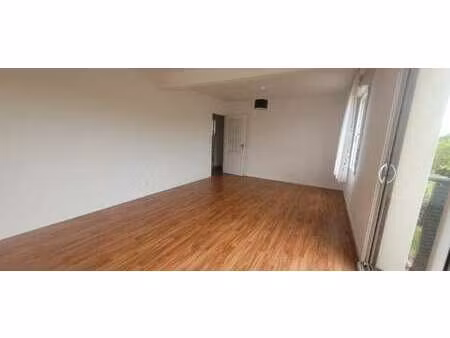 location appartement 3 pièces à tinténiac (35190) : à louer 3 pièces / 68m² tinténiac