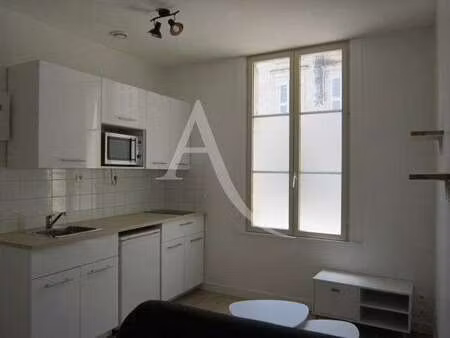 location appartement 2 pièces meublé à fontenay-le-comte (85200) : à louer 2 pièces meublé