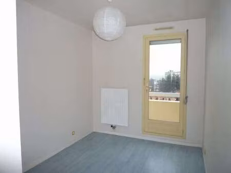 location appartement 3 pièces à hérouville-saint-clair (14200) : à louer 3 pièces / 58m² h