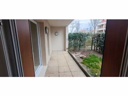 t2 couzeix en rez-de-jardin avec garage et parking