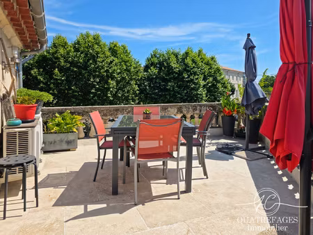 appartement de standing baigné de lumière  avec terrasse et