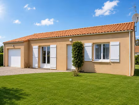 location maison 5 pièces  81.00m²  montaigu