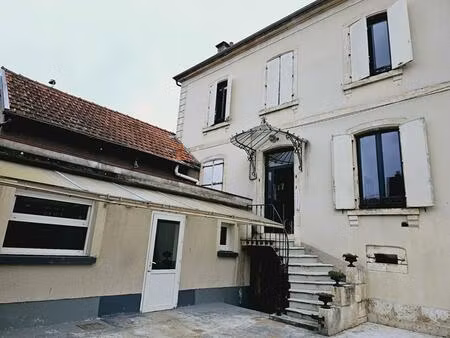 saint doulchard immeuble de 285m² garage dependances