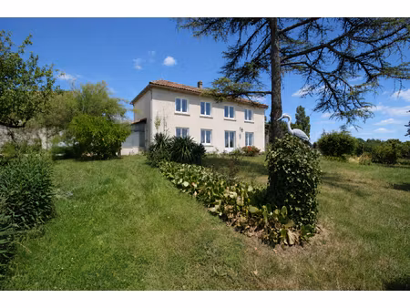 maison de 145 m² sur la commune de saint jean-de-côle
