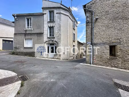 maison de ville au coeur du centre historique de thouars