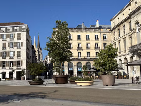 bayonne hyper centre  tout à pied  appartement 3 chambres 102 m2