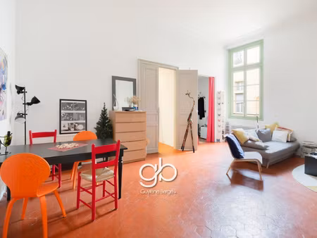 appartement de caractère dans hôtel particulier à béziers