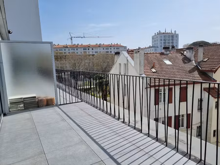 bel appartement t4 duplex centre ville/paulmy