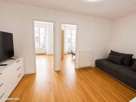 appartement t2 bis 44 m² – république / canal saint-martin