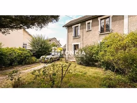 maison avec jardin et sous-sol total à vendre