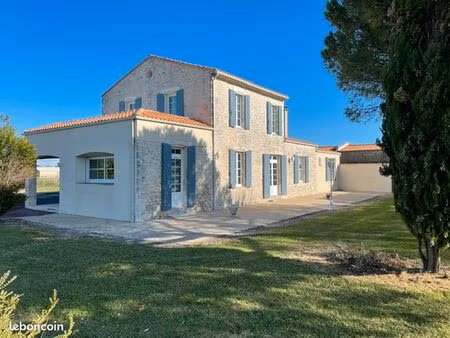 maison charentaise 6 kms des plages