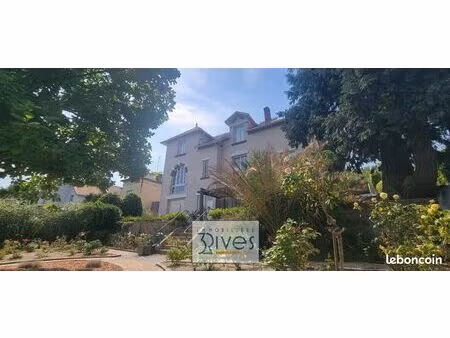 villa 8 pièces 197 m²