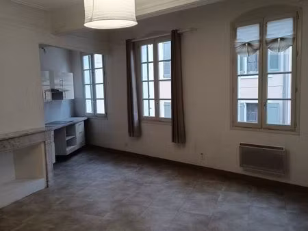appartement t2 spacieux 55 m² – riez centre