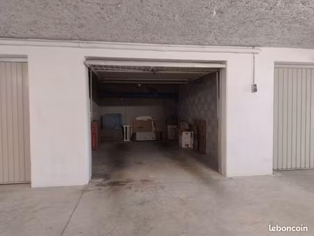 parking/garage à louer