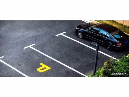 place de parking extérieure à louer dans résidence - jaures