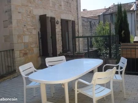 t3 avec terrasse  avignon im  proche pl des carmes