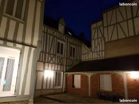 grand f1 studio dans résidence sécurisée