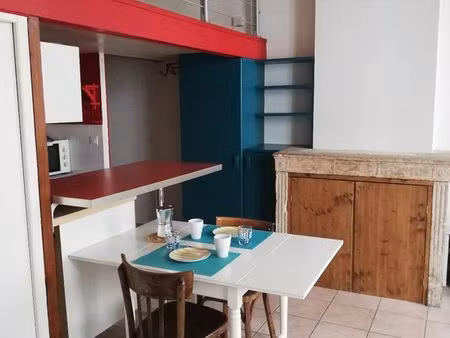 studio meublé guillotière 26m2 – charme de l’ancien