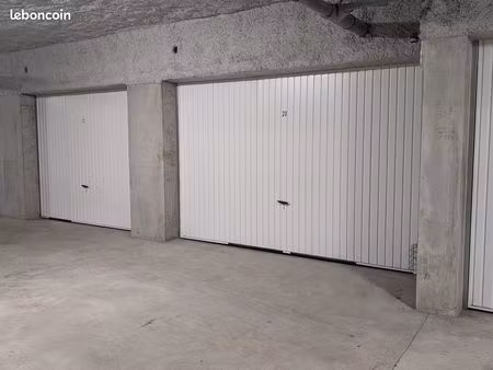 garage fermé – 17 m² – accès pmr