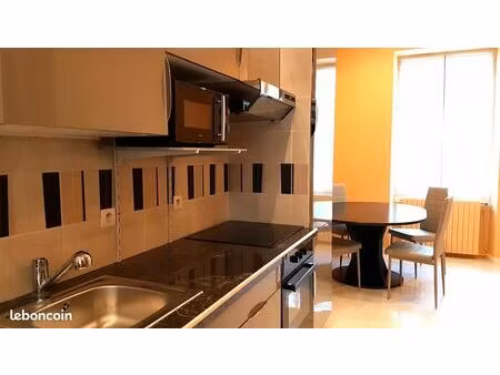 bel appartement dans villa entre hôpital et université