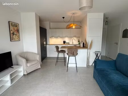 pau: appartement t3 meublé (2024); résidence sécurisée avec parking couvert et loggia; pro