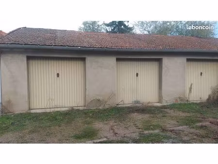 garage de 15m2 en plein centre ville de thizy les bourg 69240