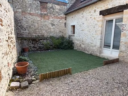 à louer à bruyeres et montberault