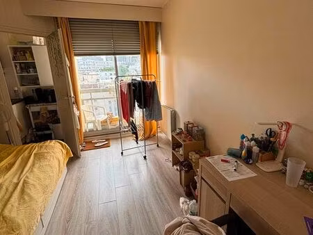 studio avec balcon et parking
