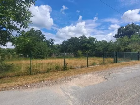 terrain 540 m² recloses