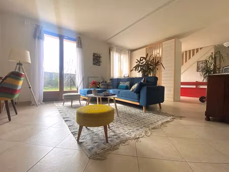 location maison 6 pièces 170 m² à montfort-l'amaury (78490)  2 200 €