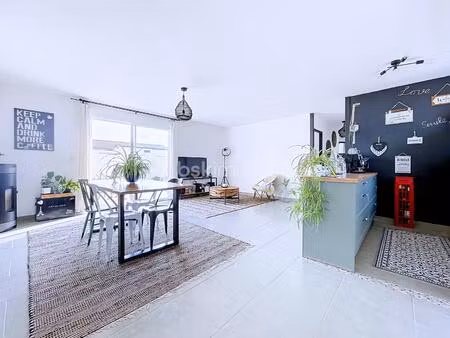 pavillon de 77 m² à angliers