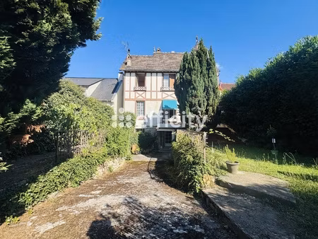 maison 8 pièces - 320 m²