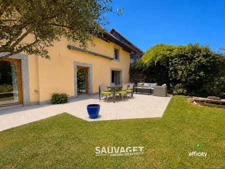 maison 8 pièces - 271 m²