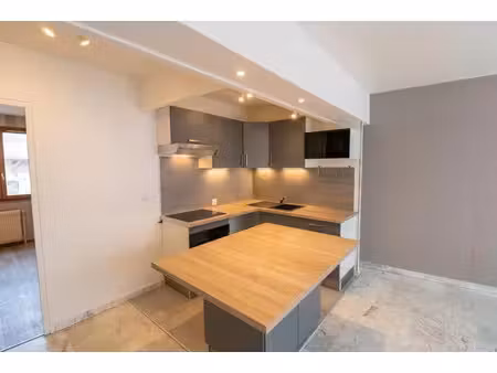 location appartement 4 pièces 79.21 m² à pont-de-chéruy (38230)  1 124 €