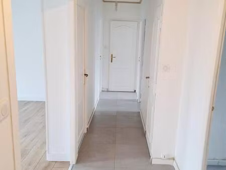 à vendre appartement traversant de 73 m² eybens