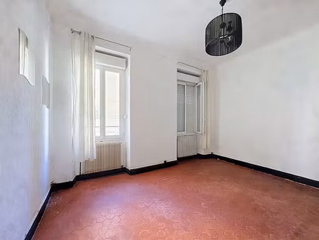 a vendre un studio de 31 m2 secteur baille 13006 marseille