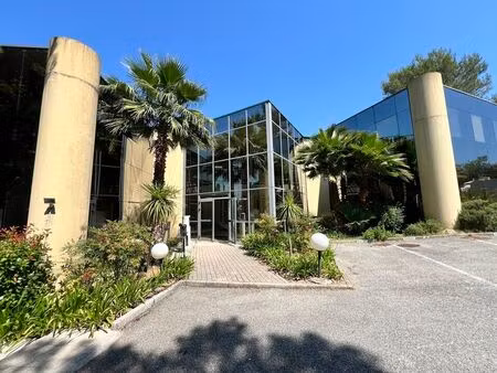 vente bureaux 227 m² à 682 m²