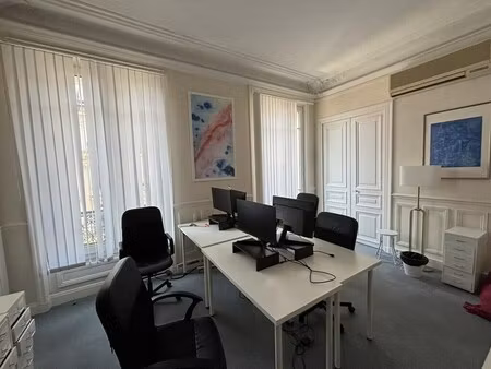 location bureaux 60 m²