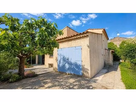 maison avec garage et jardin à brignoles