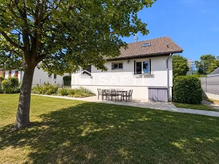 chambly quartier piscine - 3 ch (4-5 possible)